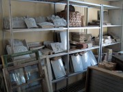 Laattoja ja kaakeliuunien osia